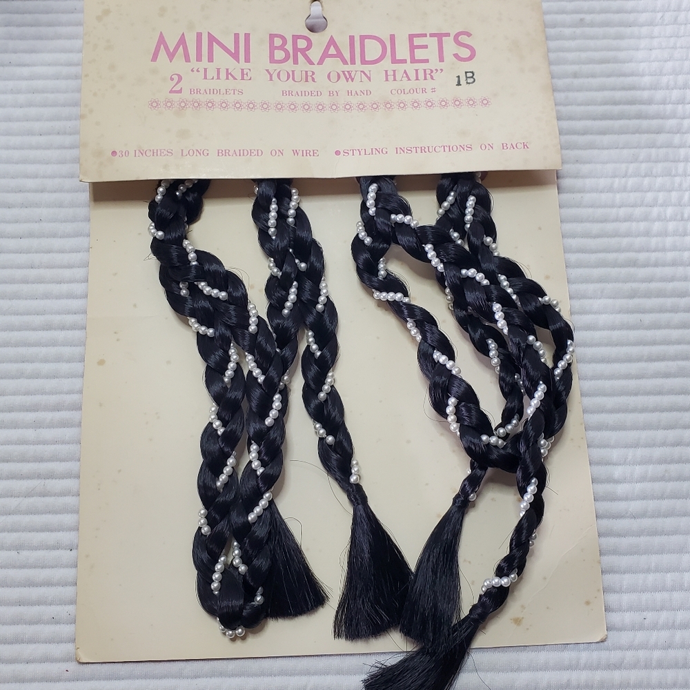Mini Braidlets 30" Braided On Wire Vintage Black 1B 2 Pack New On Card Pearls